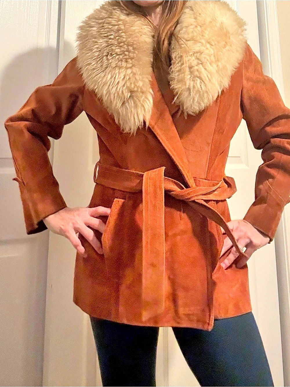 Vintage 1970’s Women's Brown Leather Jacket with Fur Collar - Picture 3 of 16